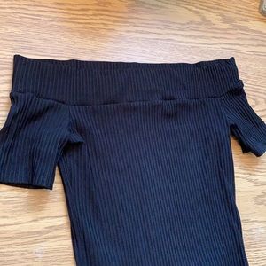 Aritizia Off-the-Shoulder Top